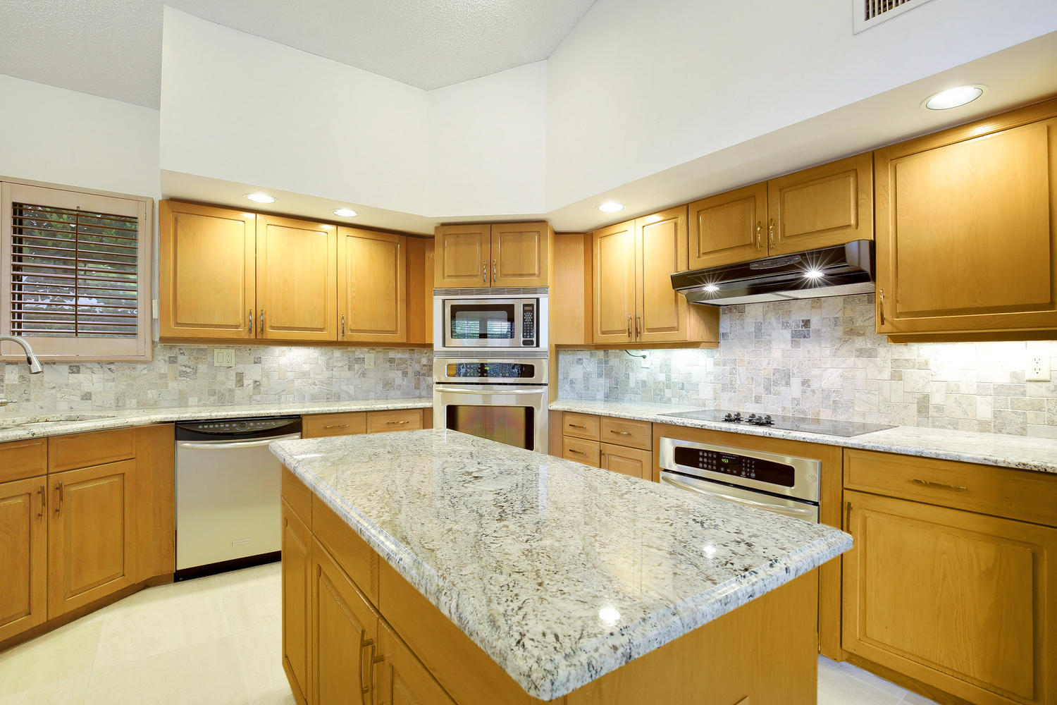 4840 Northwest 28th Avenue Boca Raton, FL 33434 - Photo 9 of 30 Kitchen