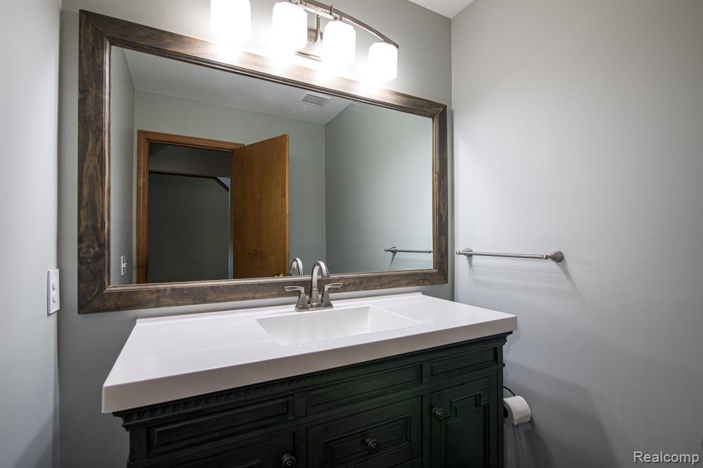 22140 River Ridge Trail, Unit 49 Farmington, MI 48335 - Photo 9 of 27