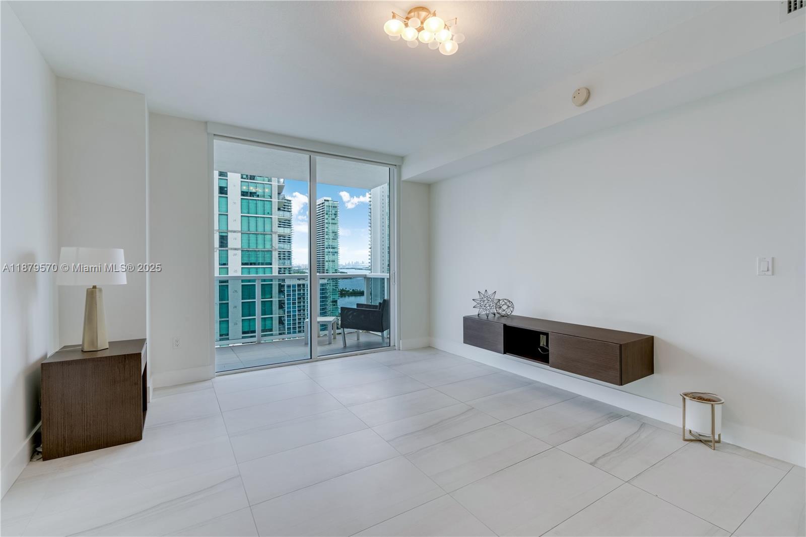 600 Northeast 27th Street, Unit 2801 Miami, FL 33137 - Photo 32 of 48 a room with furniture