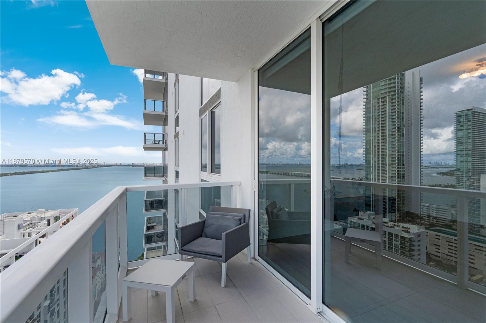 600 Northeast 27th Street, Unit 2801 Miami, FL 33137 - Photo 38 of 48 a bathroom with a tub sink and toilet