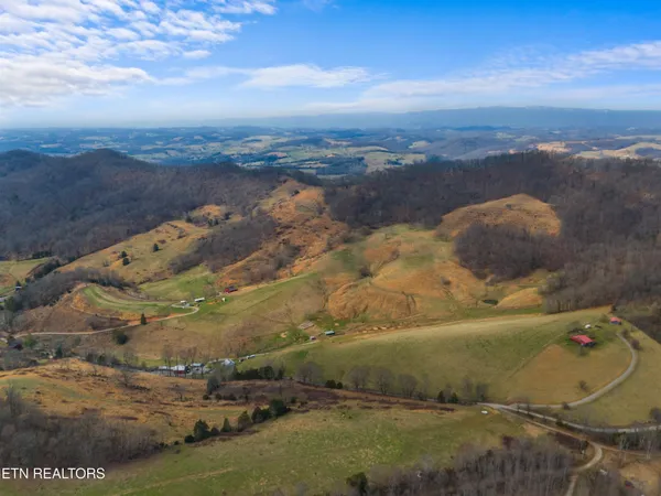 $794,900 | 2218 Rebel Hollow Road, Tazewell, TN 37879