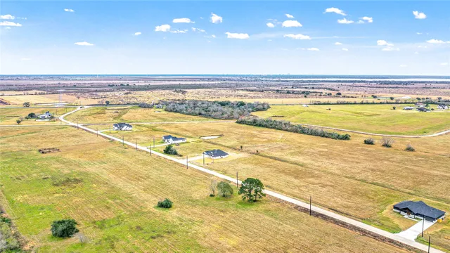 $429,900 | 537 Chuckwagon Trail, Angleton, TX 77515