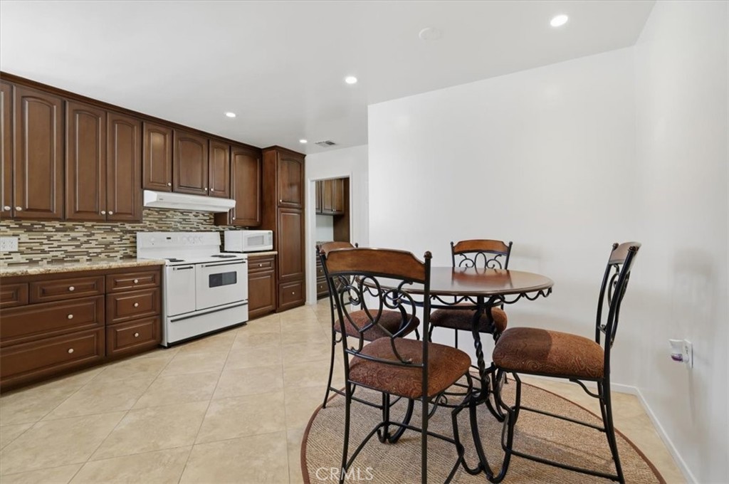 2845 Iron Hills Way Riverside, CA 92506 - Photo 13 of 34