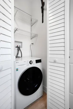 a close up view of a washer and dryer