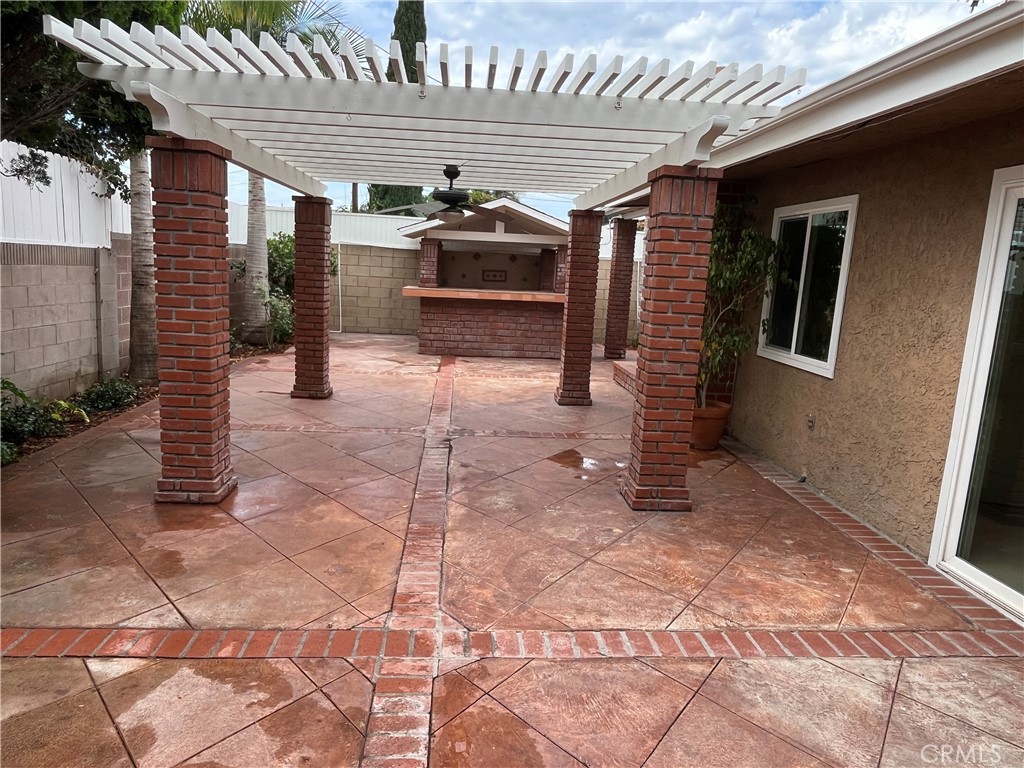 1326 East 15th Street Santa Ana, CA 92701 - Photo 4 of 21 a view of a garage