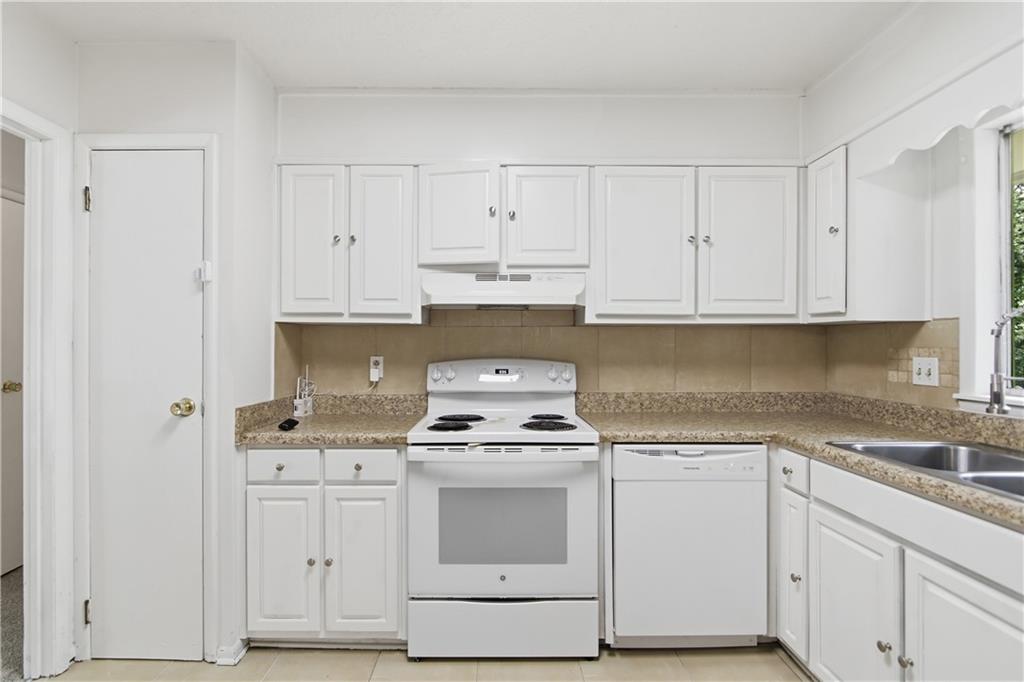 1446 Walnut Ridge Way Stone Mountain, GA 30083 - Photo 13 of 28