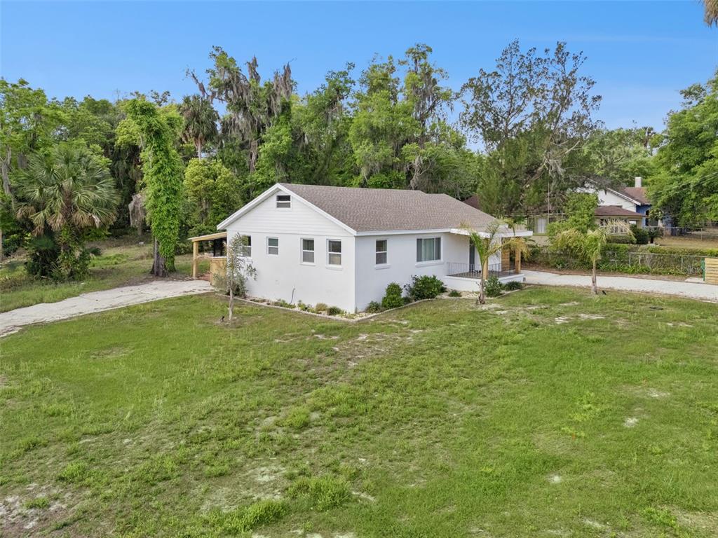 334 West Howry Avenue DeLand, FL 32720 - Photo 2 of 28