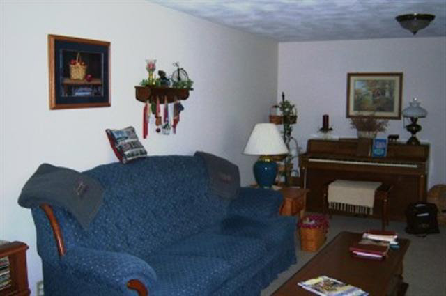 508 North George Street Ridgeville, IN 47380 - Photo 3 of 11 Gallery Image 3