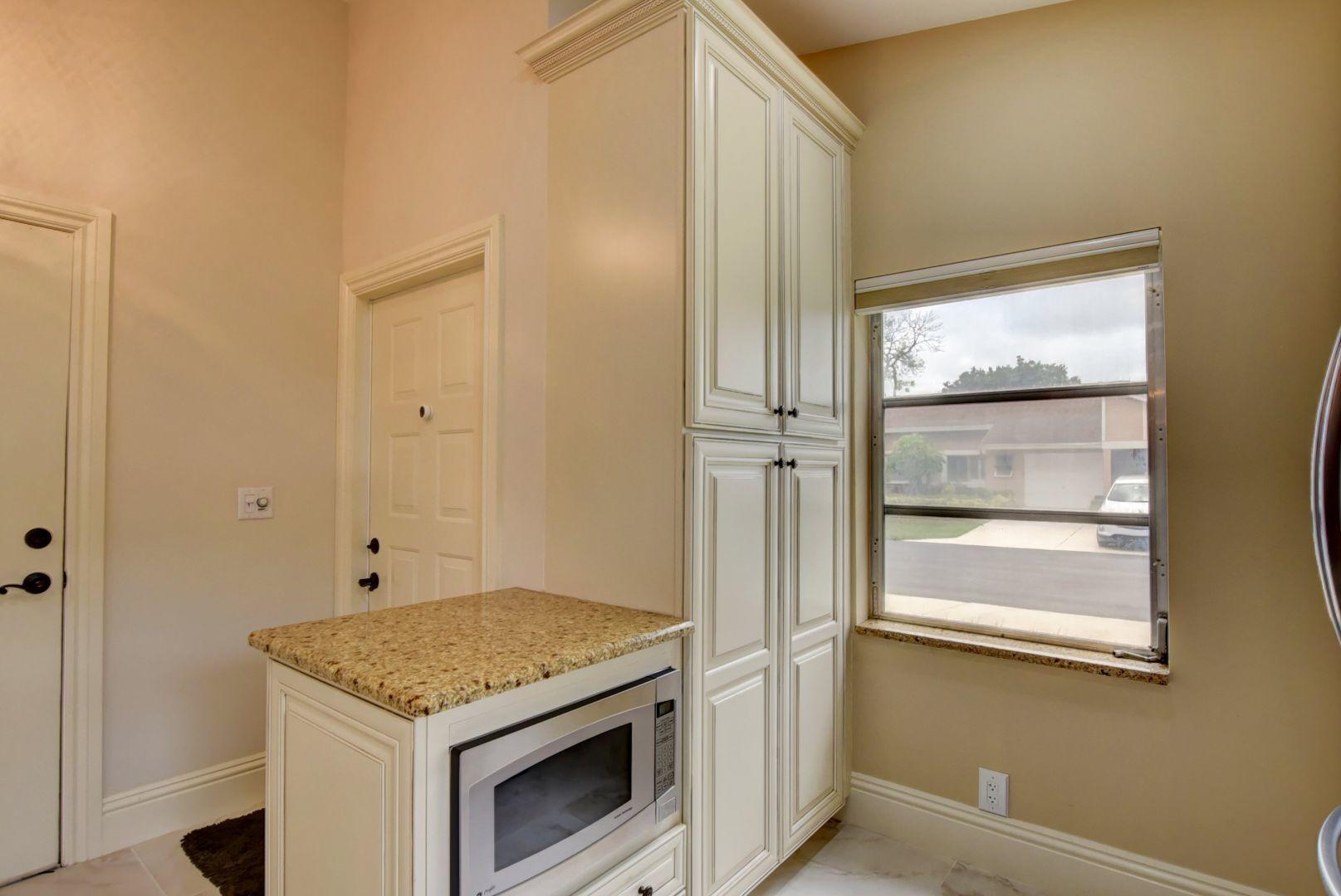 8145 Springtree Road Boca Raton, FL 33496 - Photo 5 of 20 08_ebf_7890and4more