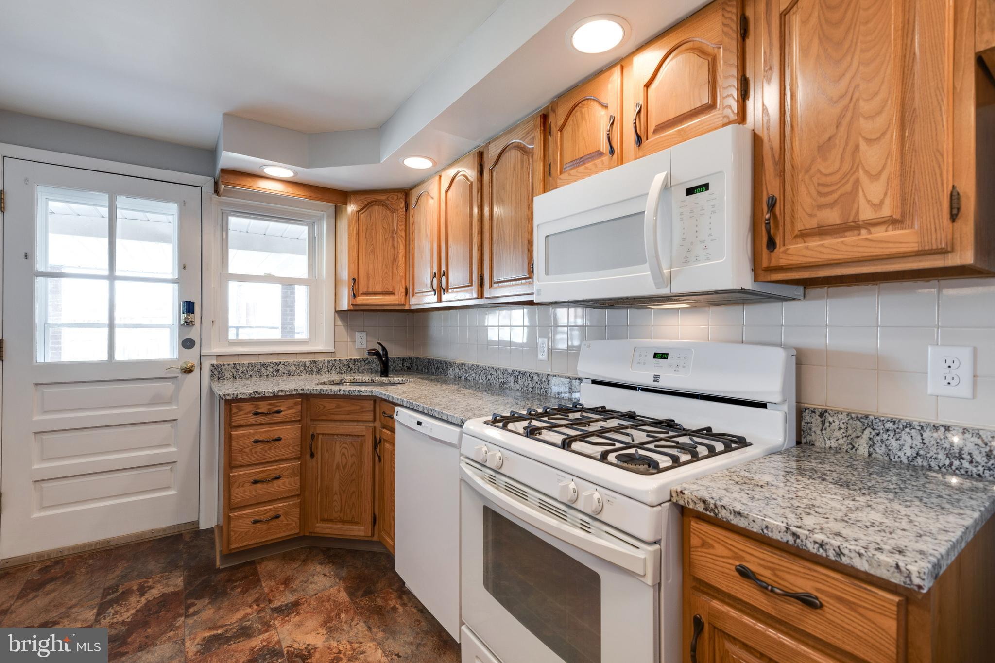 7846 Rockbourne Road Baltimore, MD 21222 - Photo 11 of 35