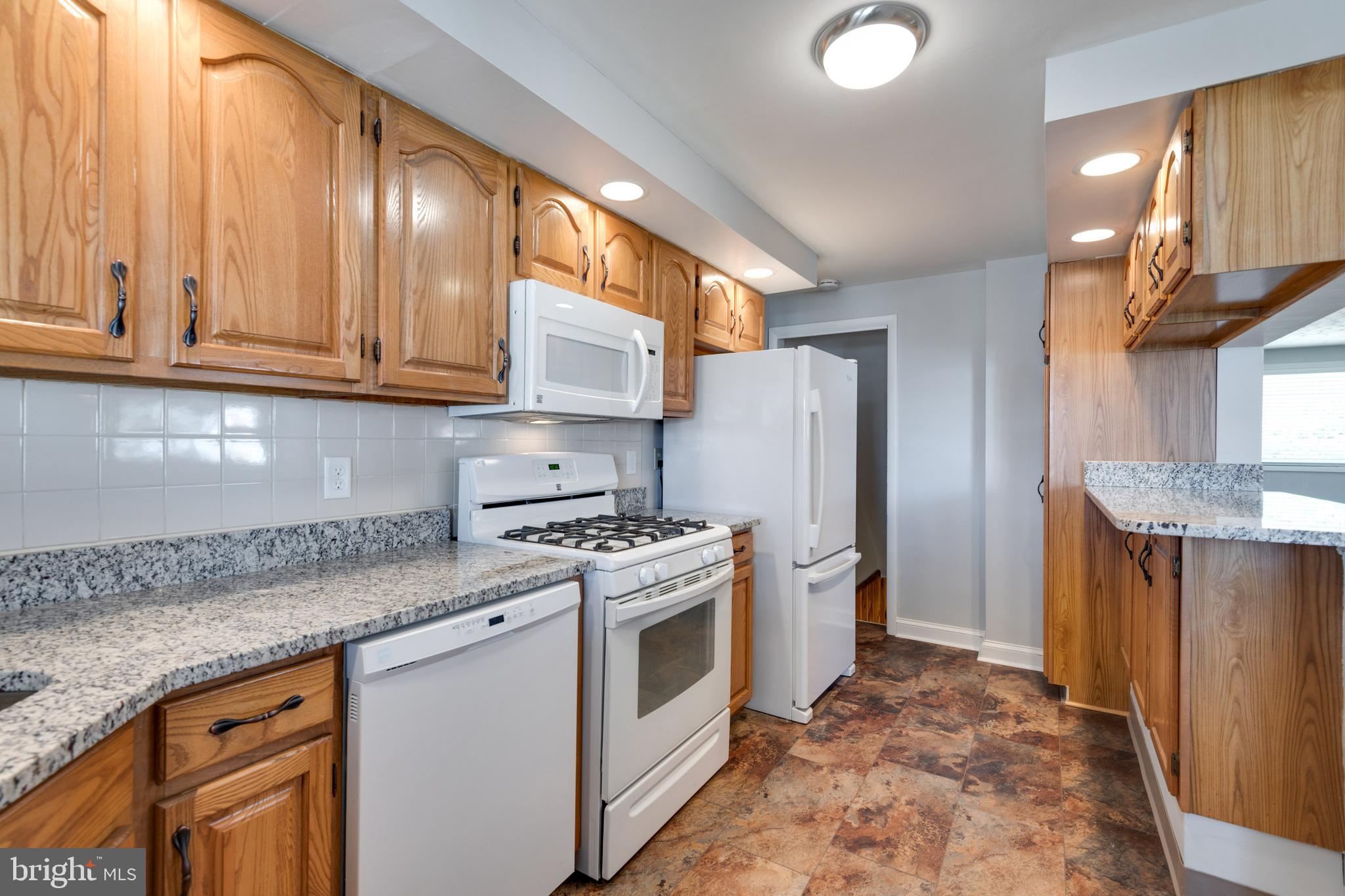 7846 Rockbourne Road Baltimore, MD 21222 - Photo 4 of 35