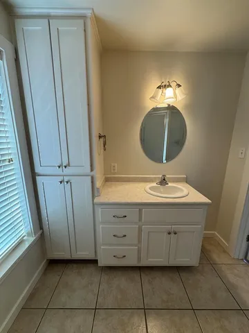 $1,250 | 605 South Washington Street, Unit A, Fredericksburg, TX 78624