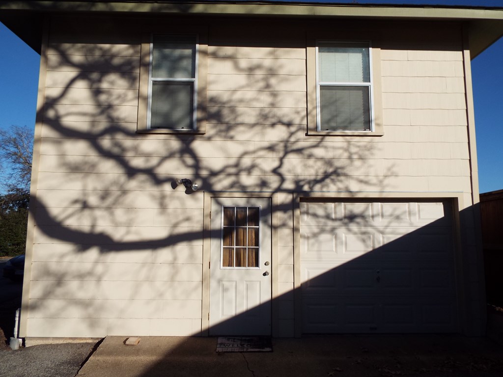 605 South Washington Street, Unit A Fredericksburg, TX 78624 - Photo 2 of 20