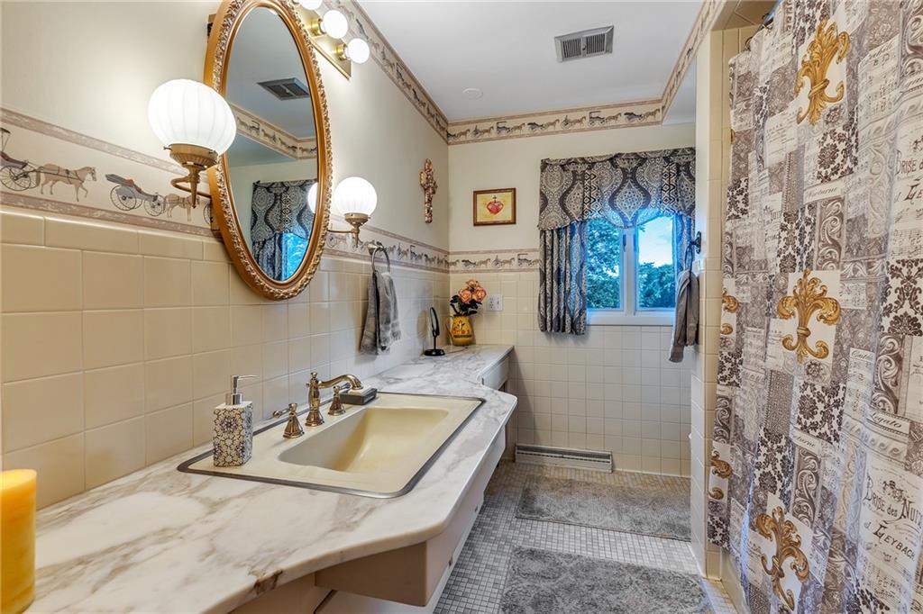 242 Morrow Road Beaver Falls, PA 15010 - Photo 14 of 22