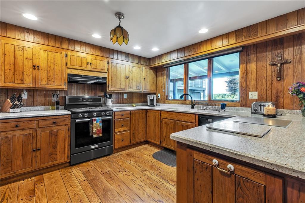 242 Morrow Road Beaver Falls, PA 15010 - Photo 10 of 22