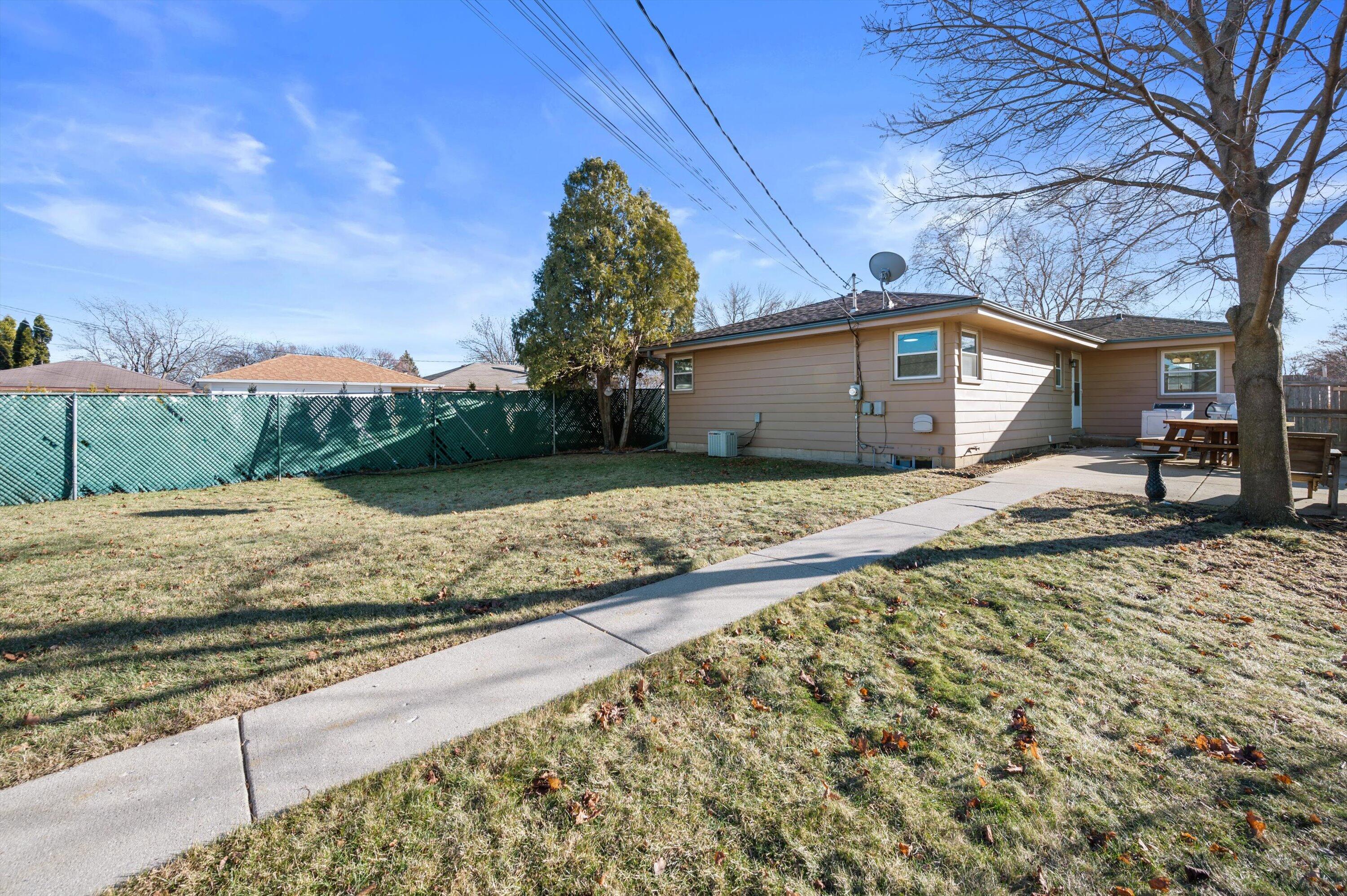 8530 West Holt Avenue Milwaukee, WI 53227 - Photo 24 of 24 06-DSC6949