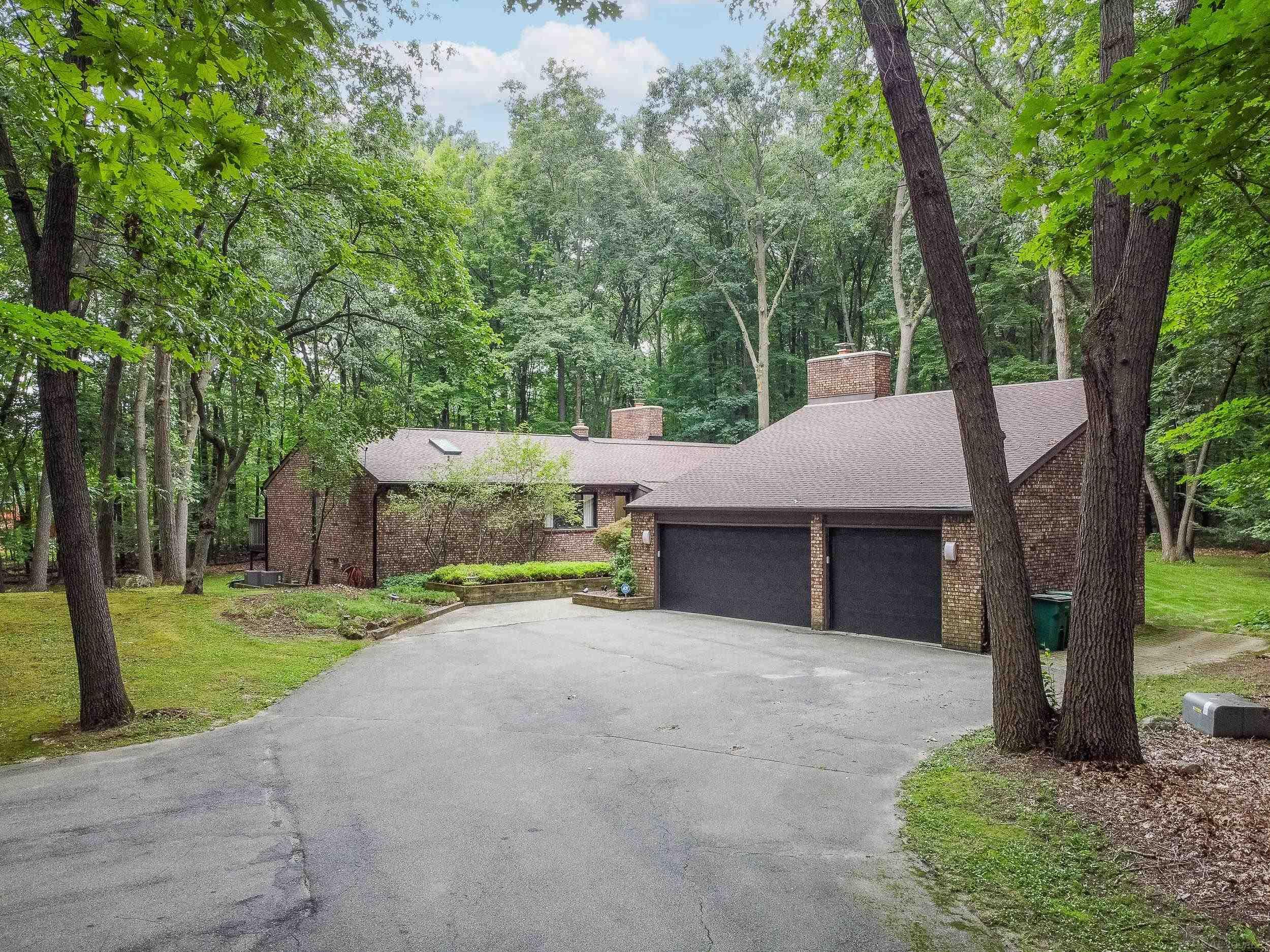 8124 Ellis Road Clarkston, MI 48348 - Photo 1 of 94 50152506-a2dddc56-22e5-46b2-a2a6-53f82424892a.JPG