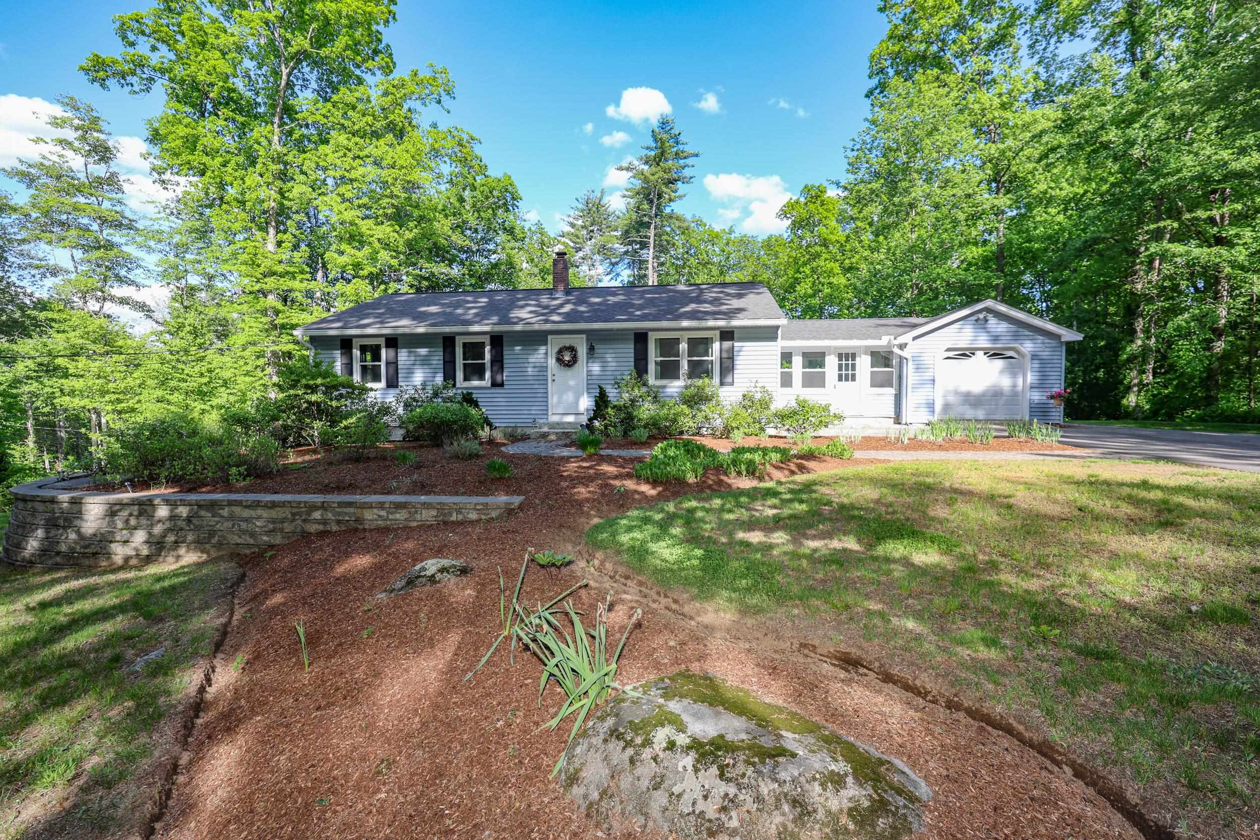 12 Ponemah Hill Road Amherst, NH 03031 - Photo 3 of 37