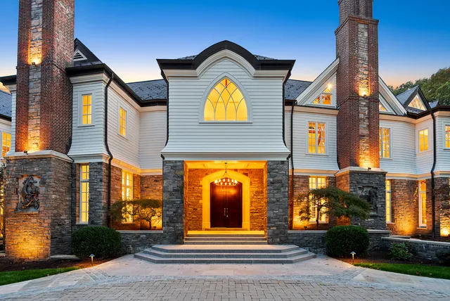 a house view with a outdoor space