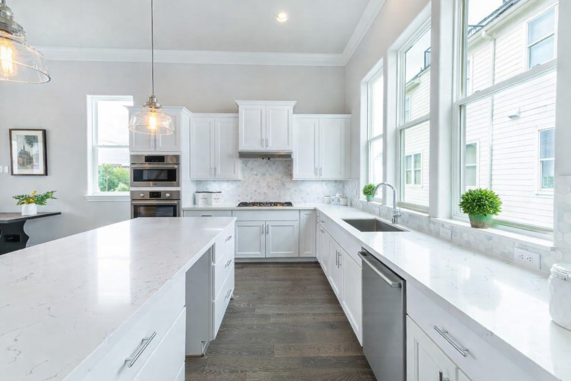 735 Bringhurst Street Houston, TX 77020 - Photo 10 of 17