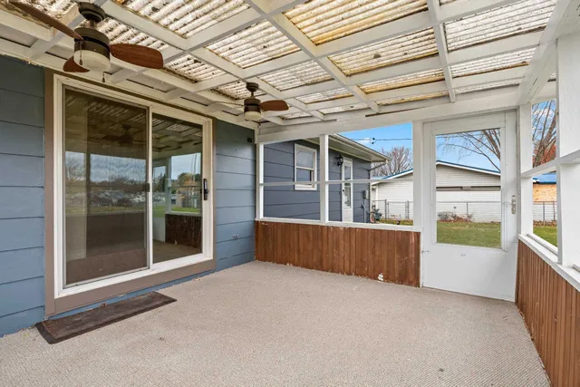 $274,900 | 716 Meadow Lane, Manawa, WI 54949