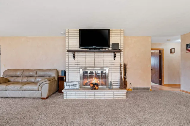 $274,900 | 716 Meadow Lane, Manawa, WI 54949