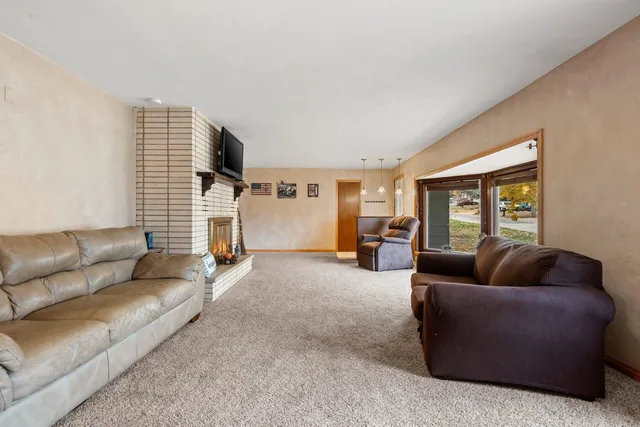 $274,900 | 716 Meadow Lane, Manawa, WI 54949