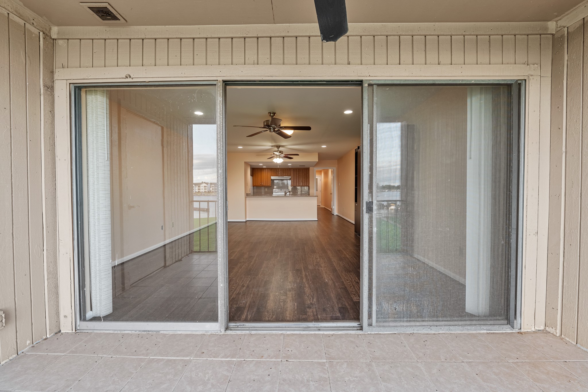15575 Marina Drive, Unit 215C Montgomery, TX 77356 - Photo 19 of 31 a view of a hallway with entryway