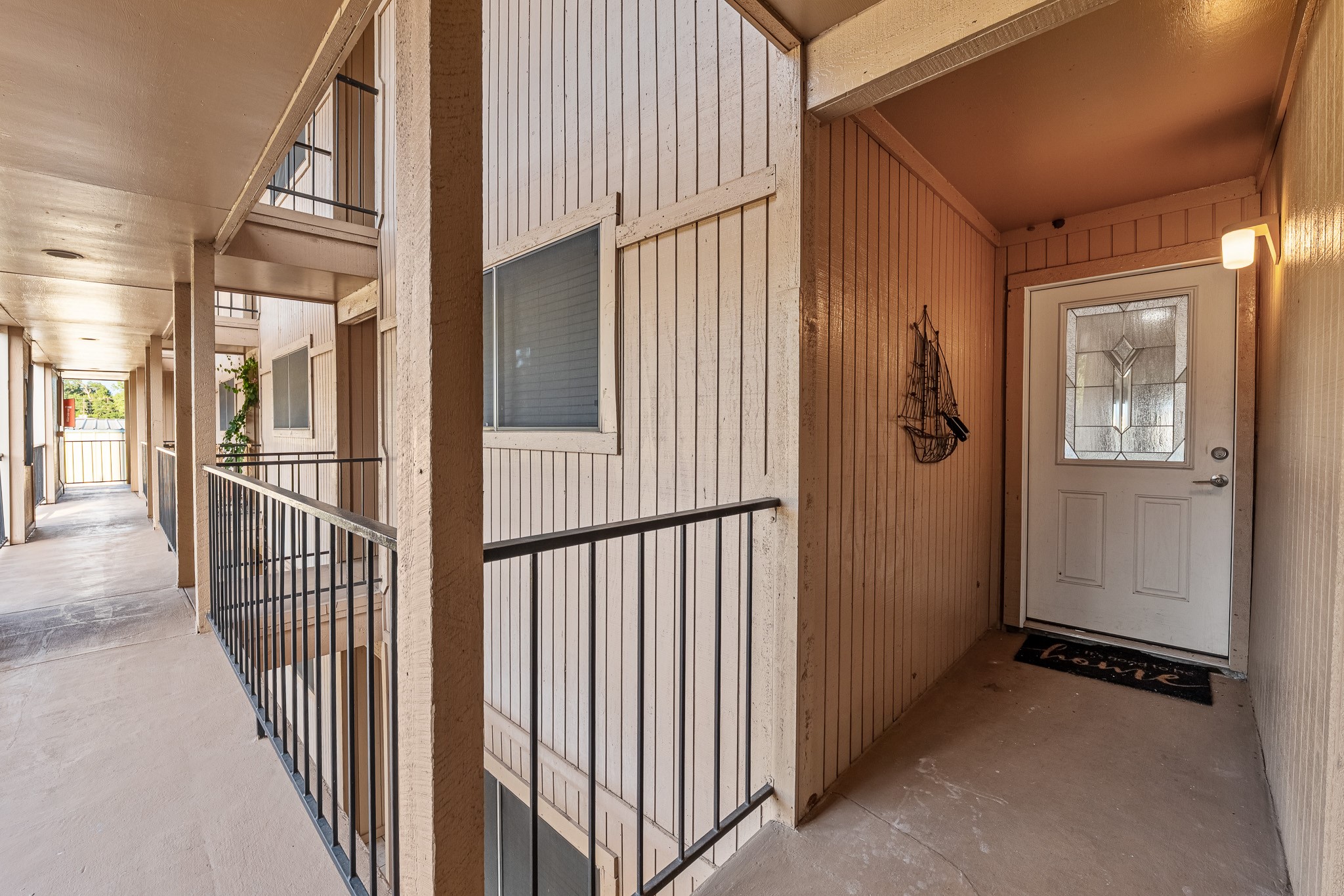 15575 Marina Drive, Unit 215C Montgomery, TX 77356 - Photo 2 of 31 a view of a interior of the house