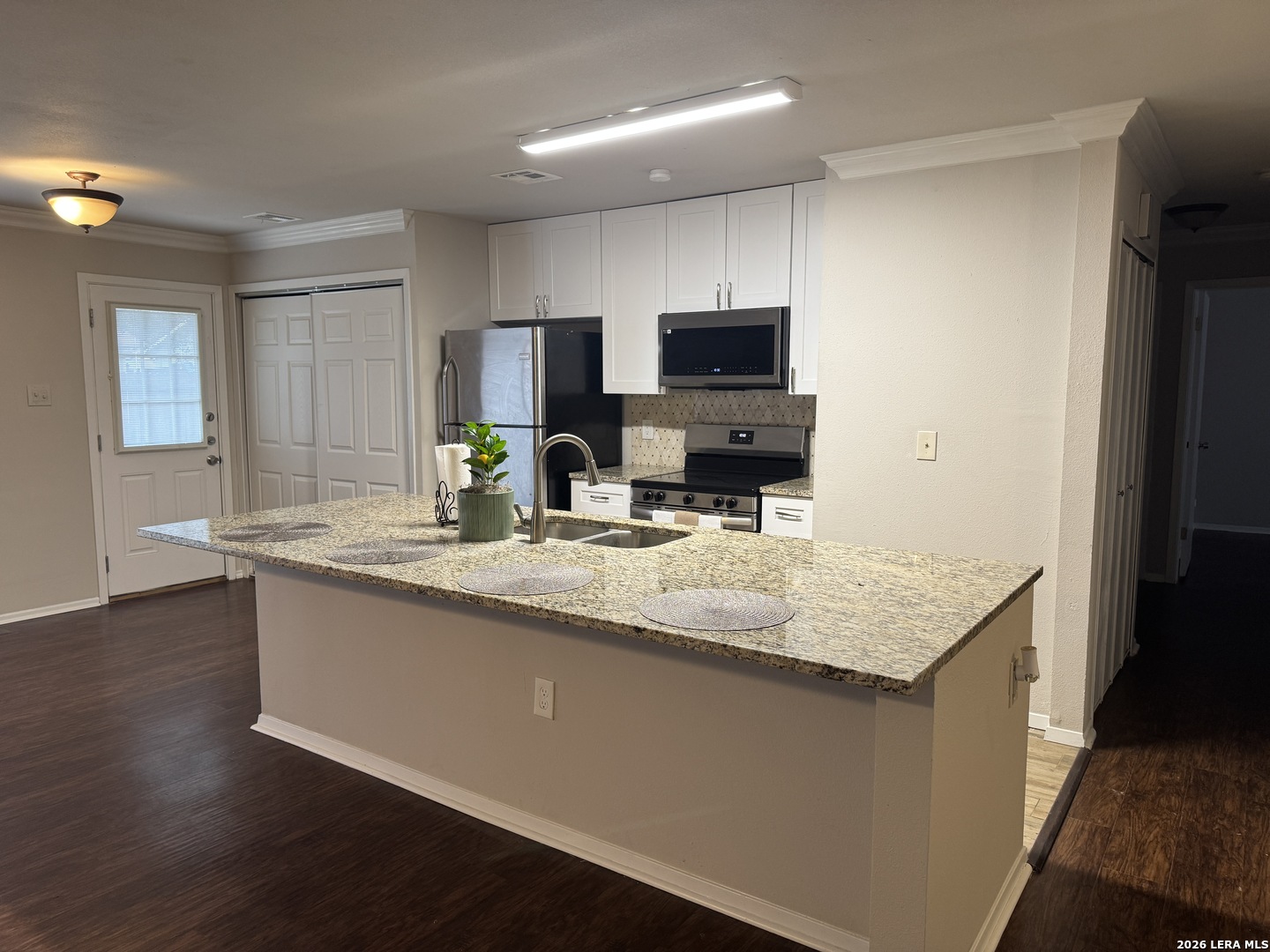 7219 Spring Drops Street San Antonio, TX 78249 - Photo 5 of 31