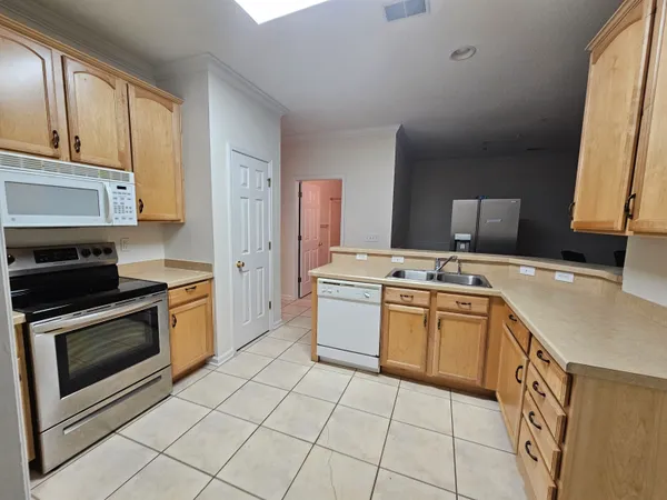 $1,575 | 5840 Longwood Drive, Unit 102, Murrells Inlet, SC 29576