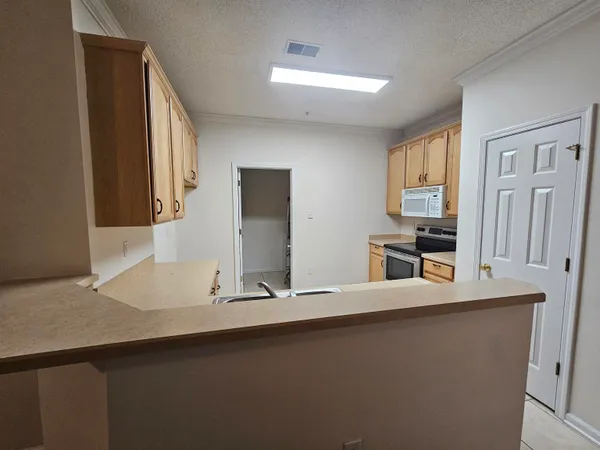 $1,575 | 5840 Longwood Drive, Unit 102, Murrells Inlet, SC 29576