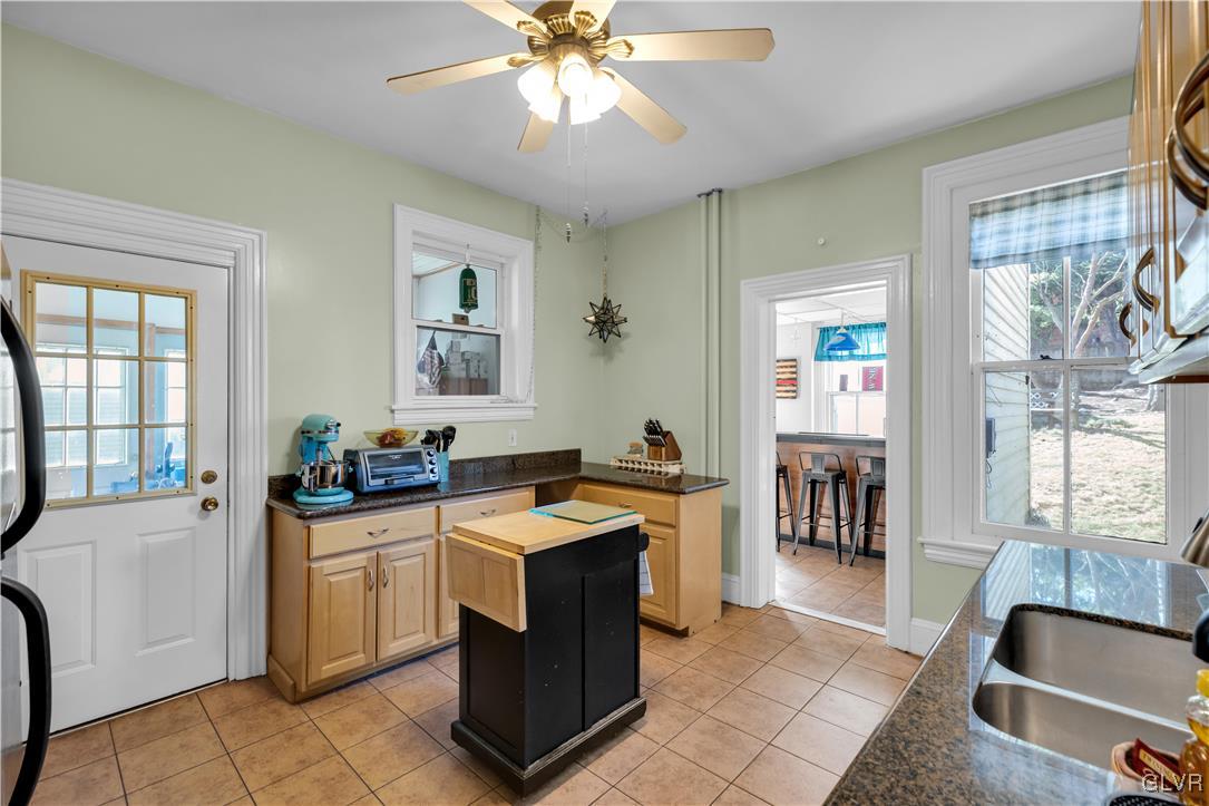 423 1st Avenue Bethlehem, PA 18018 - Photo 15 of 37 Kitchen