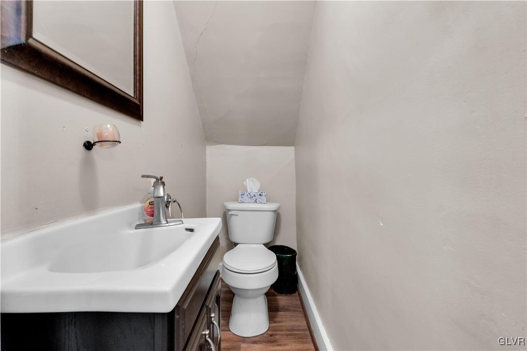 423 1st Avenue Bethlehem, PA 18018 - Photo 17 of 37 Half Bath