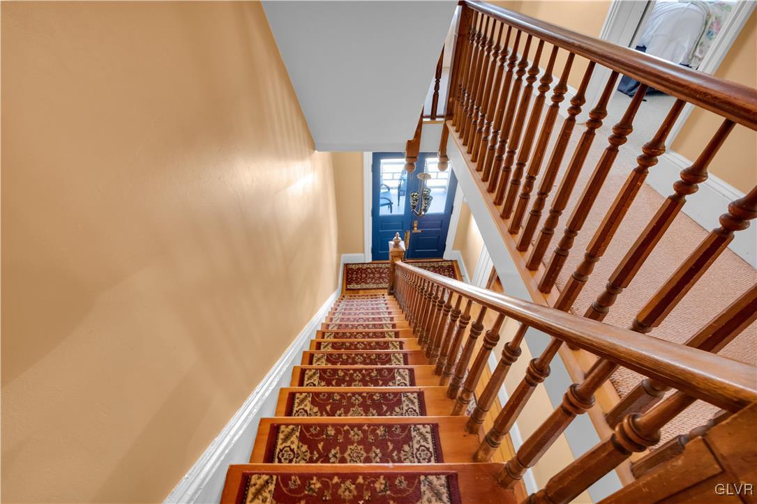 423 1st Avenue Bethlehem, PA 18018 - Photo 20 of 37 Wood Stair Case