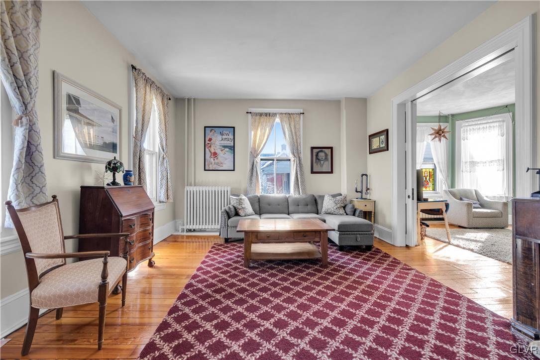 423 1st Avenue Bethlehem, PA 18018 - Photo 7 of 37 Living Room / Hardwood Floors