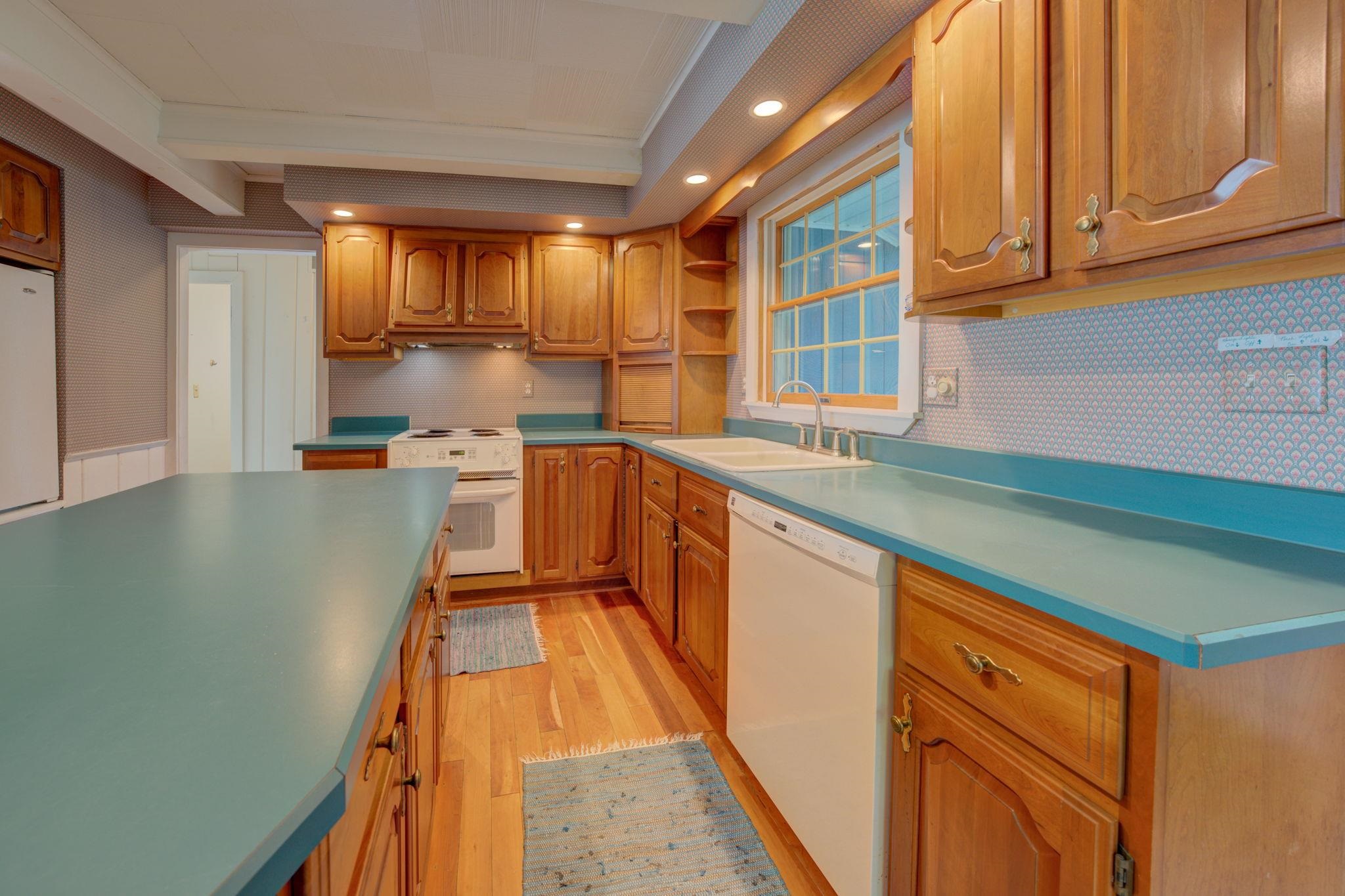 632 South Stony Point Road Suttons Bay, MI 49682 - Photo 13 of 62