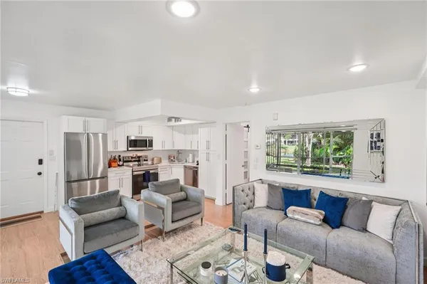 $249,000 | 15 Bobolink Court, Unit 15A, Naples, FL 34105