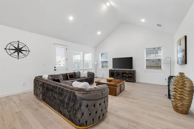 $3,200 | 2646 Wastelbread Lane, Rosenberg, TX 77471