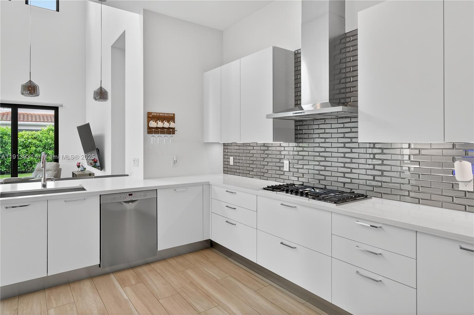 5999 Brookfield Circle East Hollywood, FL 33312 - Photo 15 of 48