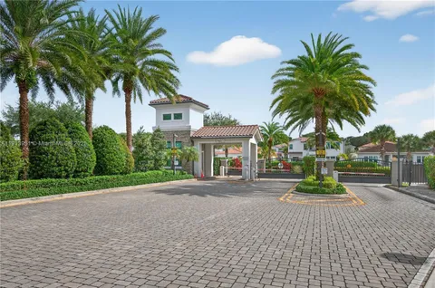 $1,630,080 | 5999 Brookfield Circle East, Hollywood, FL 33312