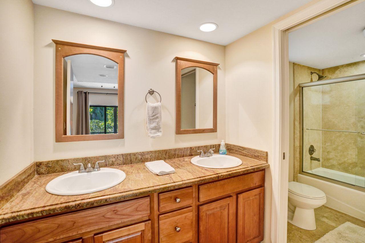 13334 Polo Club Road, Unit 230 Wellington, FL 33414 - Photo 21 of 46 Master Bathroom