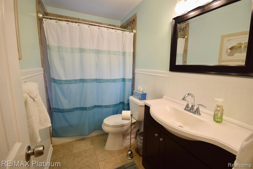 7234 Linden Road Fenton, MI 48430 - Photo 15 of 27
