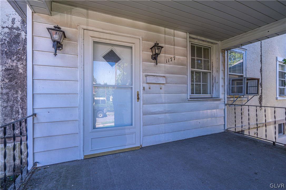 1177 Arcadia Street Bethlehem, PA 18018 - Photo 3 of 32