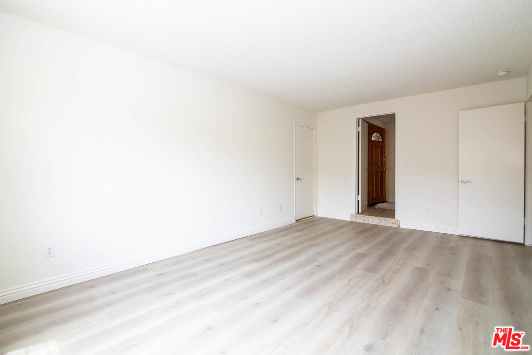 19137 Tulsa Street Porter Ranch, CA 91326 - Photo 12 of 27 Gallery Image 12