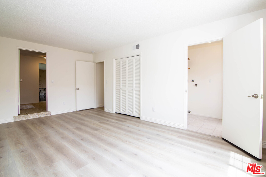 19137 Tulsa Street Porter Ranch, CA 91326 - Photo 15 of 27 Gallery Image 15