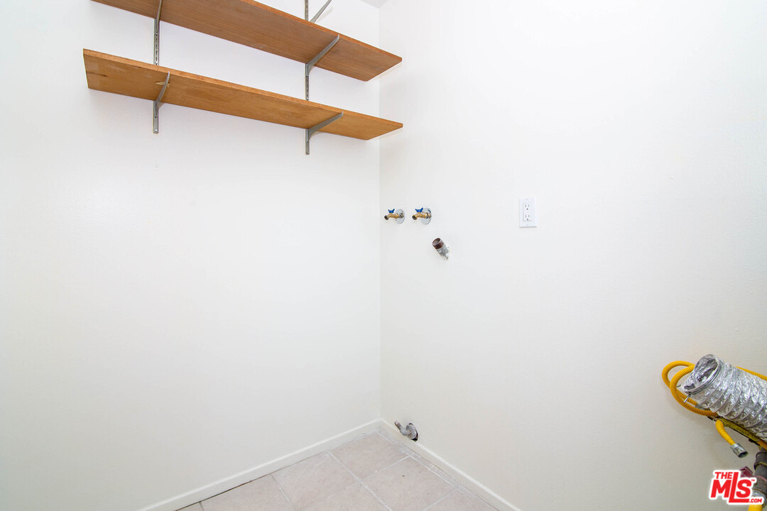 19137 Tulsa Street Porter Ranch, CA 91326 - Photo 16 of 27 Gallery Image 16