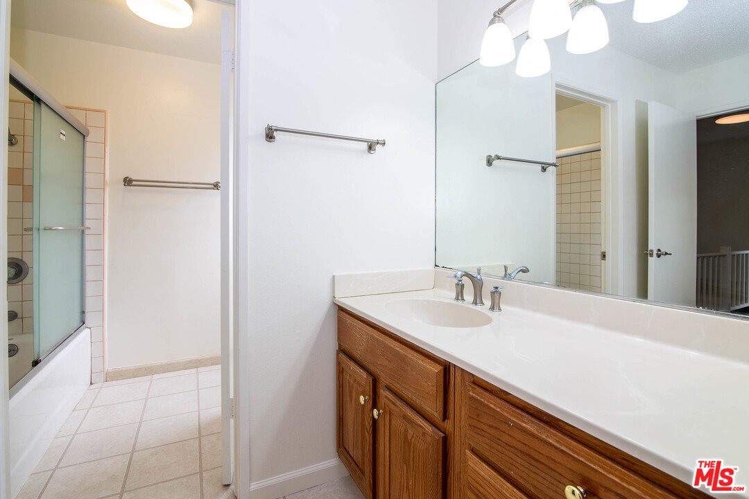 19137 Tulsa Street Porter Ranch, CA 91326 - Photo 19 of 27 Gallery Image 19