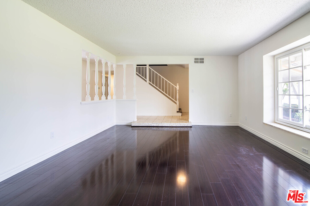 19137 Tulsa Street Porter Ranch, CA 91326 - Photo 6 of 27 Gallery Image 6