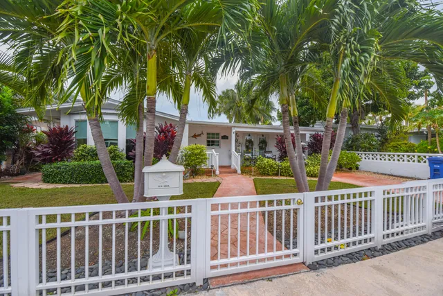 $1,800,000 | 12 Bamboo Terrace, Key West, FL 33040
